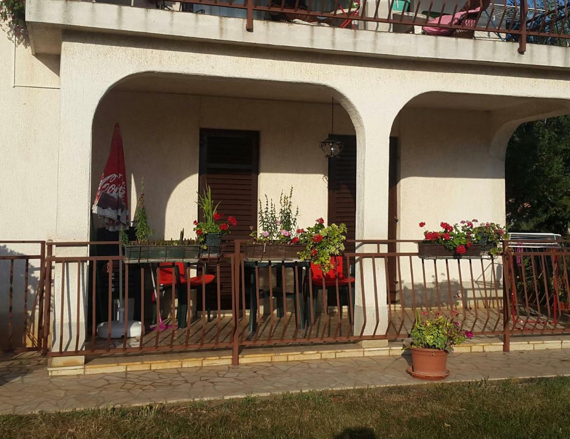 Ljubica Apartment Zbandaj Luaran gambar